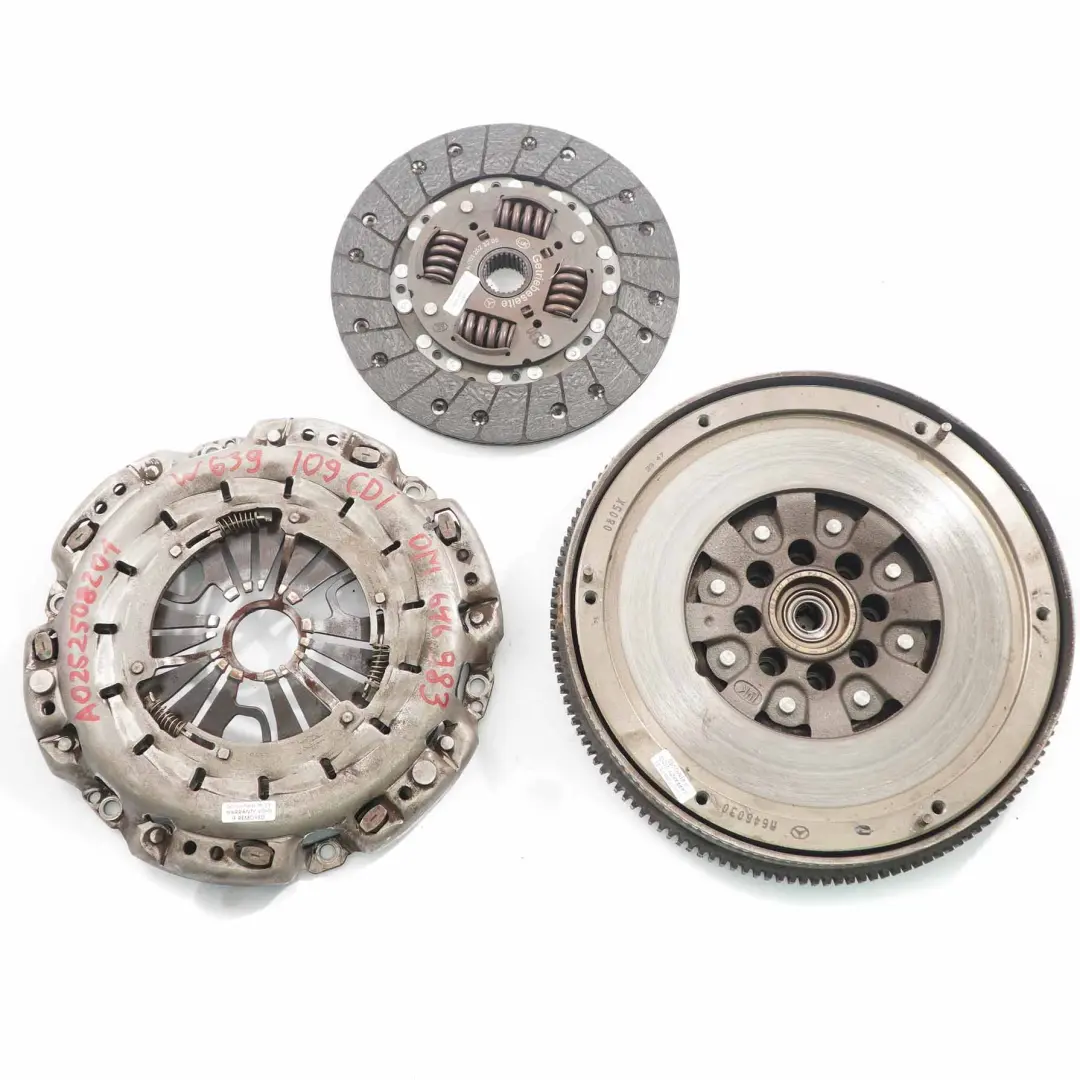 OM646.983 Dual Twin Mass Flywheel Clutch to Mercedes Vito W639 Diesel with Part number A0252508201 Mercedes Vito W639 Diesel OM646.983 Dual Twin Mass Flywheel Clutch - SKU A0252508201 - Part number A0252508201