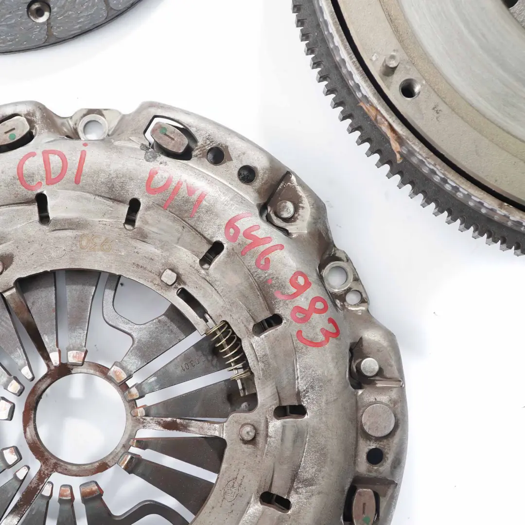 OM646.983 Dual Twin Mass Flywheel Clutch to Mercedes Vito W639 Diesel with Part number A0252508201 Mercedes Vito W639 Diesel OM646.983 Dual Twin Mass Flywheel Clutch - SKU A0252508201 - Part number A0252508201