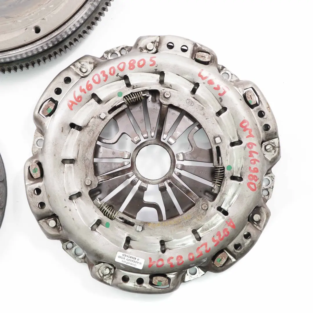 OM646.980 Volant D'inertie Double Masse A6460300805 pour Mercedes Vito W639 Diesel à propos du numéro de pièce A0252508301 Mercedes Vito W639 Diesel OM646.980 Volant D'inertie Double Masse A6460300805 - SKU A0252508301 - Numéro de pièce A0252508301