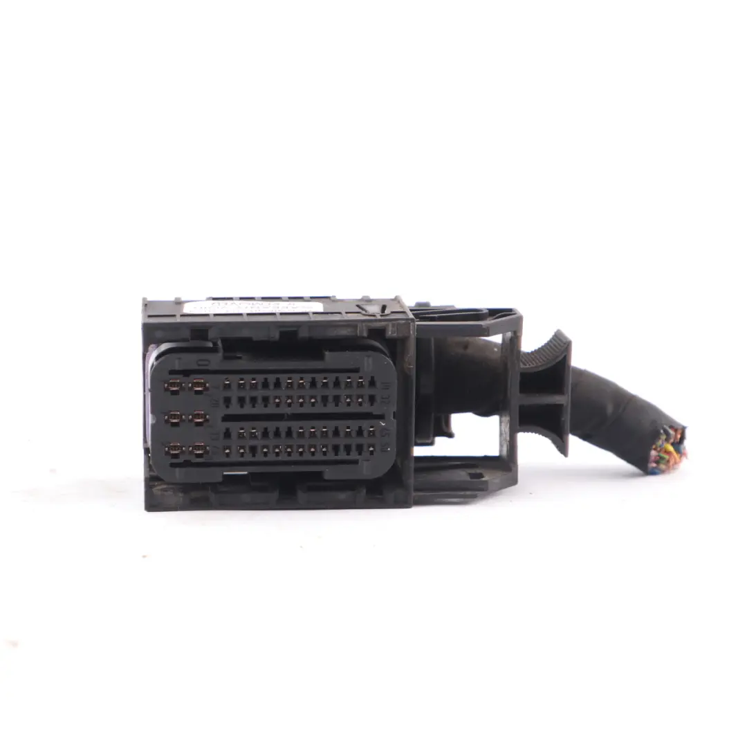 ECU Plug Mercedes W906 Engine Wiring Harness Connection Plug to with Part number A0265458826 ECU Plug Mercedes W906 Engine Wiring Harness Connection Plug - SKU A0265458826 - Part number A0265458826
