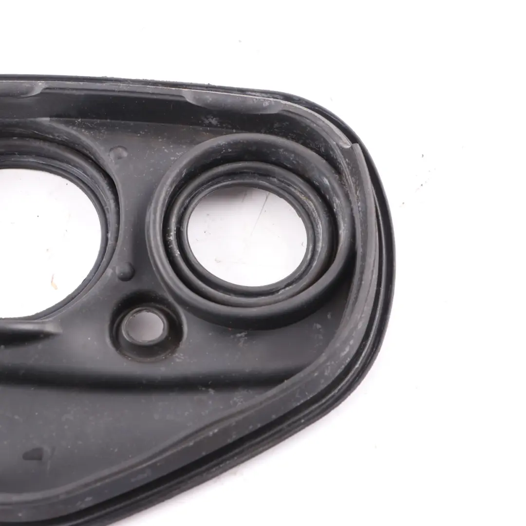 Filler Neck Flap Profile Seal Gasket para Mercedes C205 Fuel con número de pieza A0994760080 Mercedes C205 Fuel Filler Neck Flap Profile Seal Gasket - SKU A0994760080 - Número de pieza A0994760080