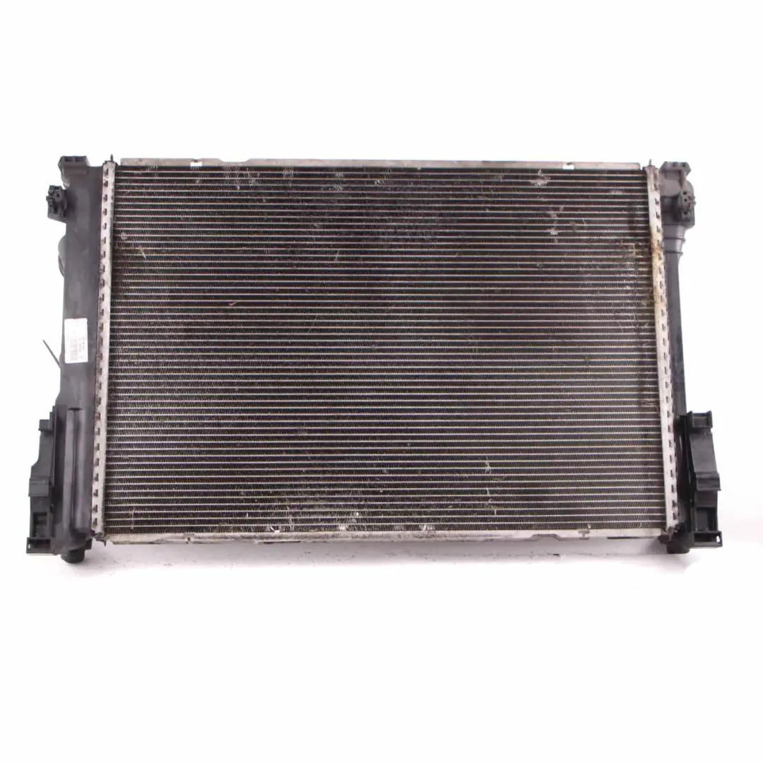Mercedes W204 W207 W212 Radiatore del liquido raffreddamento motore - SKU A0995002703 - Numero di parte A0995002703