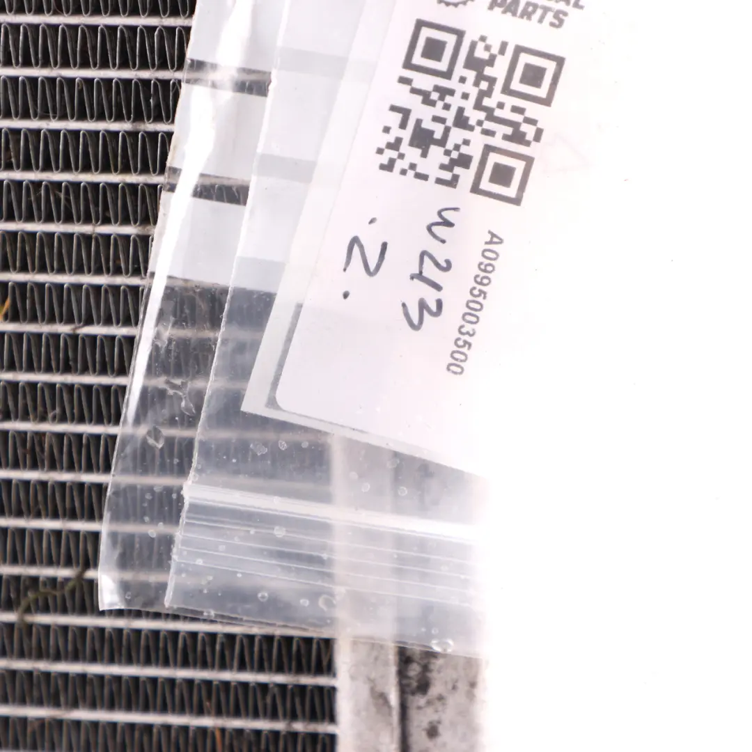 OM654 Radiatore liquido raffreddamento motore per Mercedes W213 Diesel con numero di parte A0995003500 Mercedes W213 Diesel OM654 Radiatore liquido raffreddamento motore - SKU A0995003500 - Numero di parte A0995003500