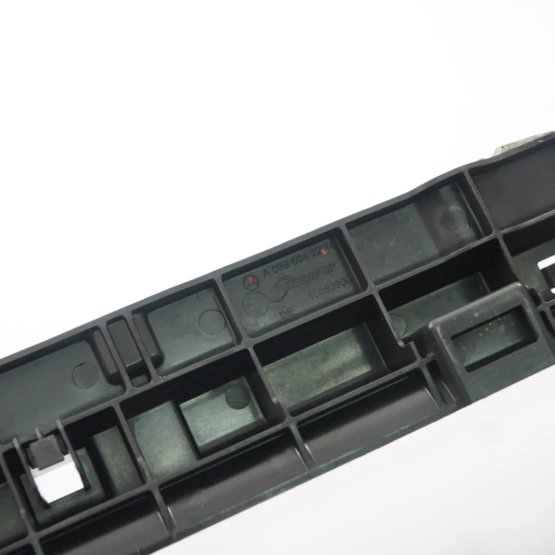Support droit de fixation du module de radiateur pour Mercedes W205 à propos du numéro de pièce A0995042218 Mercedes W205 Support droit de fixation du module de radiateur - SKU A0995042218 - Numéro de pièce A0995042218