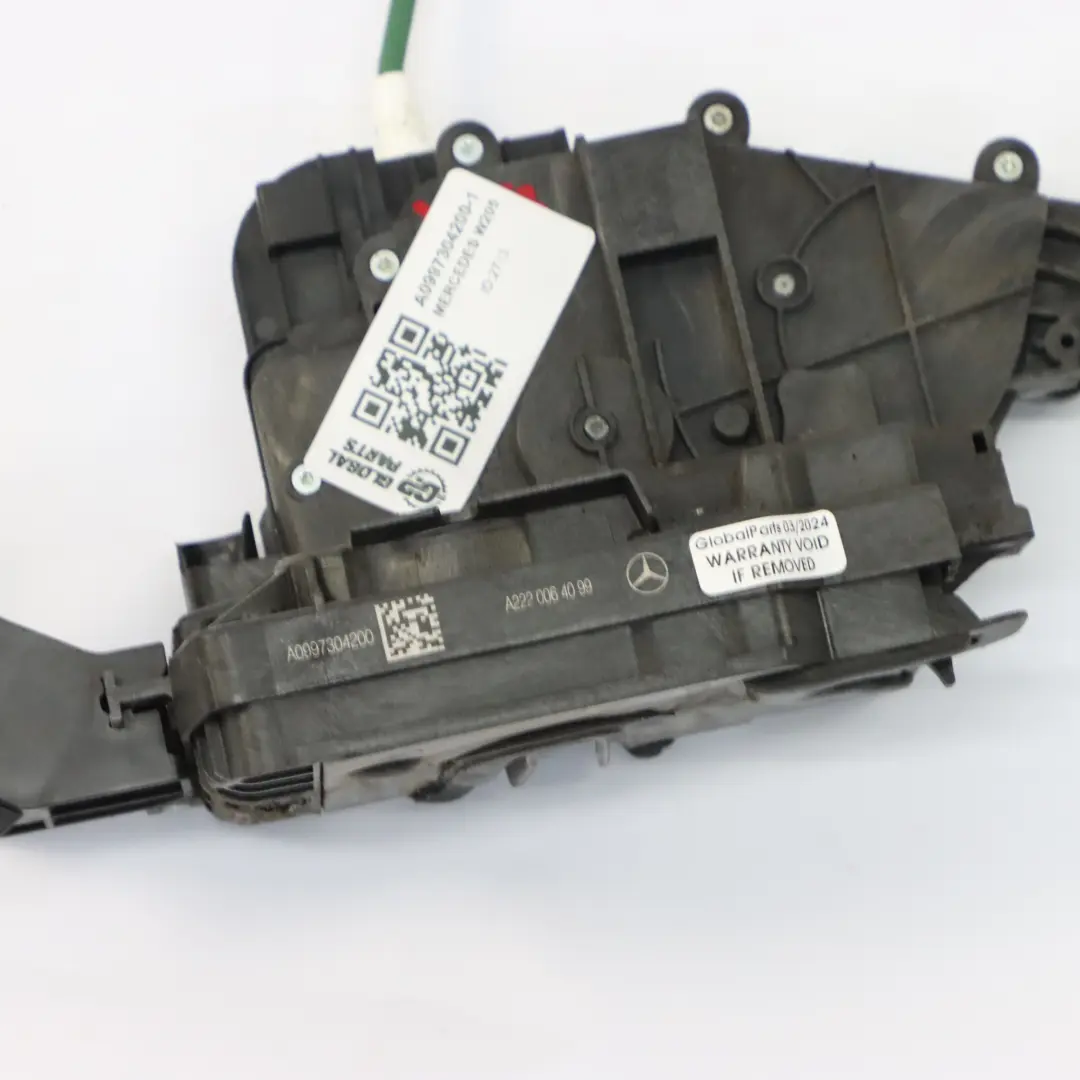 Mercedes W205 Mécanisme de verrouillage de porte arrière droite A2220064099 - SKU A0997304200-1 - Numéro de pièce A0997304200