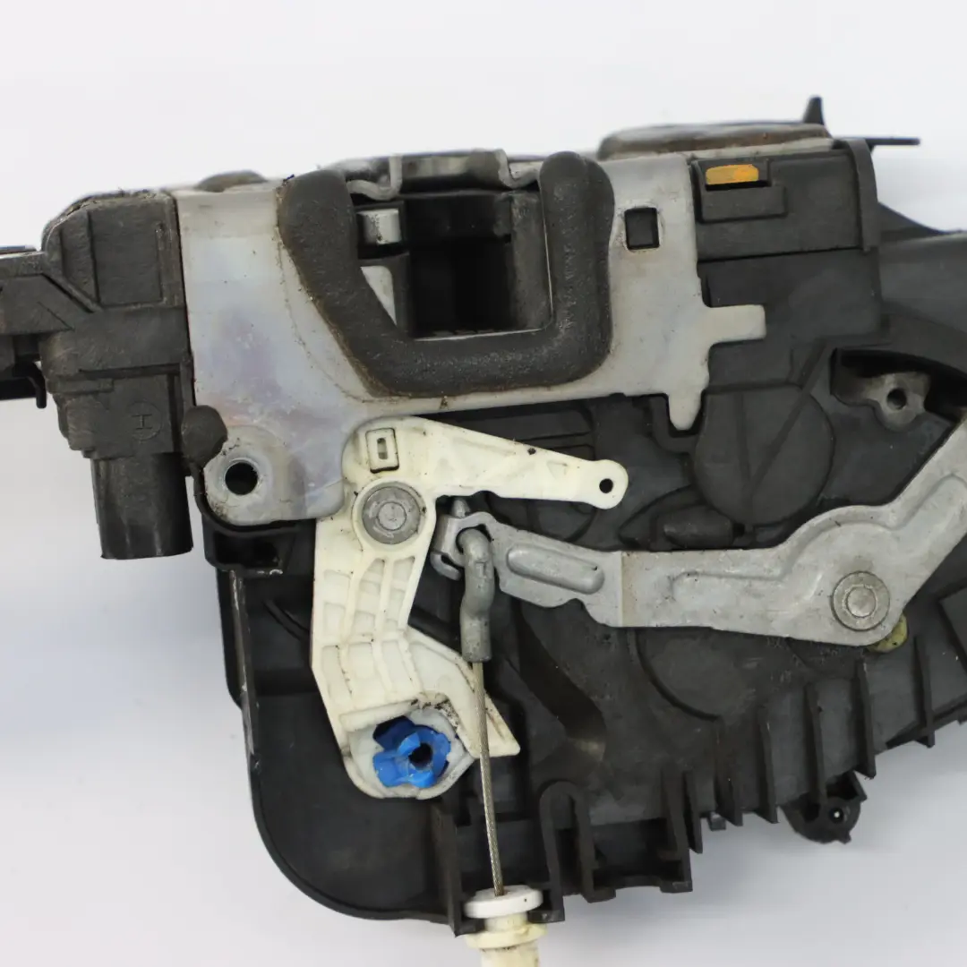 Blocco Porta Attuatore Serratura Posteriore Destro A2220064099 per Mercedes W205 con numero di parte A0997304200 Mercedes W205 Blocco Porta Attuatore Serratura Posteriore Destro A2220064099 - SKU A0997304200-1 - Numero di parte A0997304200