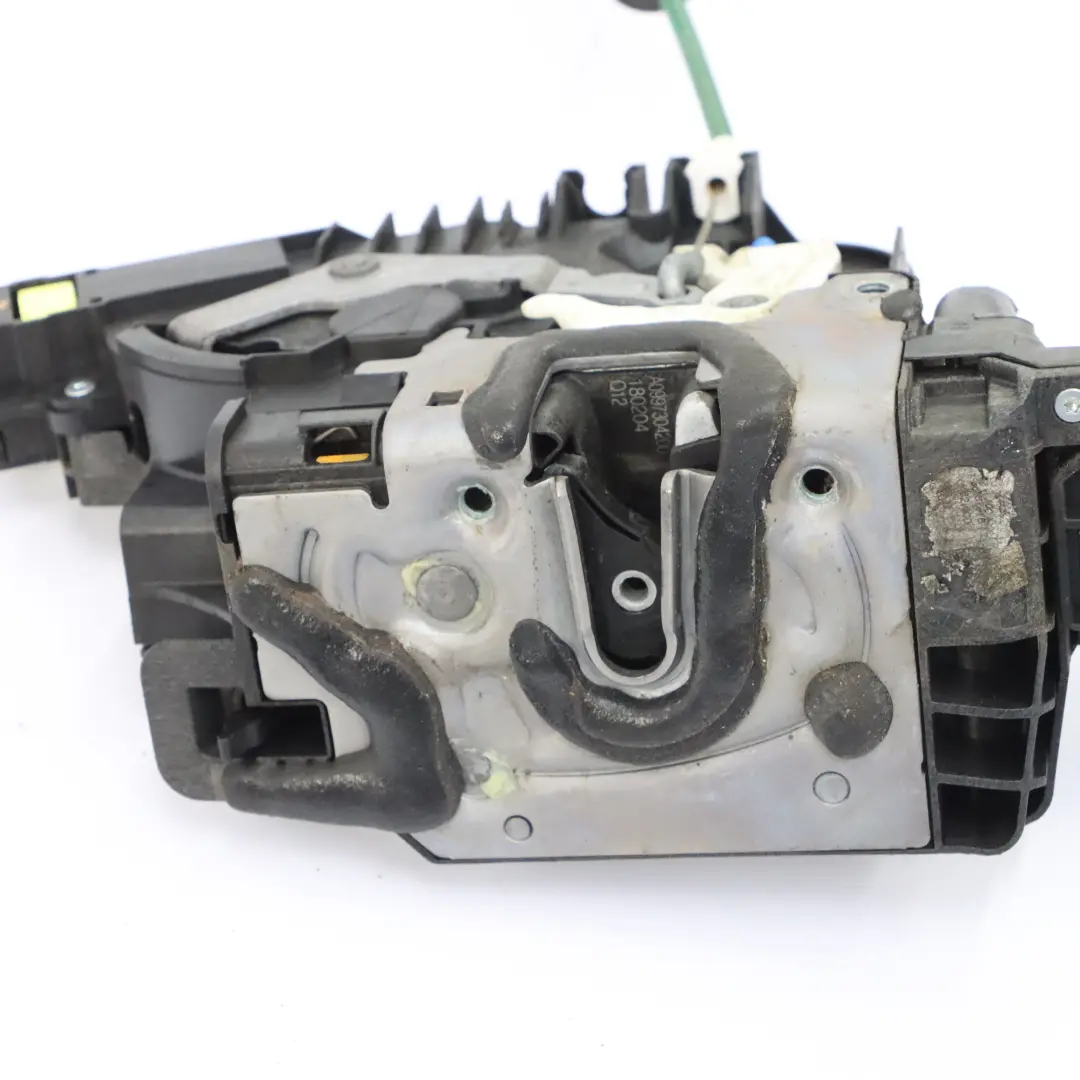 Mécanisme de verrouillage de porte arrière droite A2220064099 pour Mercedes W205 à propos du numéro de pièce A0997304200 Mercedes W205 Mécanisme de verrouillage de porte arrière droite A2220064099 - SKU A0997304200-1 - Numéro de pièce A0997304200