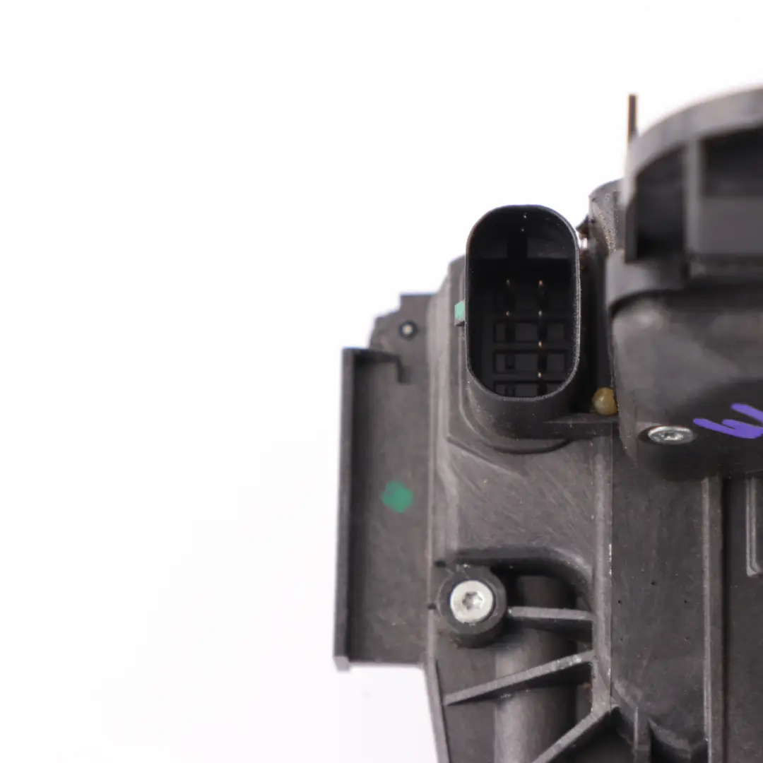 Mechanizm Zamek Drzwi Tył Prawo do Mercedes W205 o numerze A0997304200 Mercedes W205 Mechanizm Zamek Drzwi Tył Prawo - SKU A0997304200 - Numer Części A0997304200