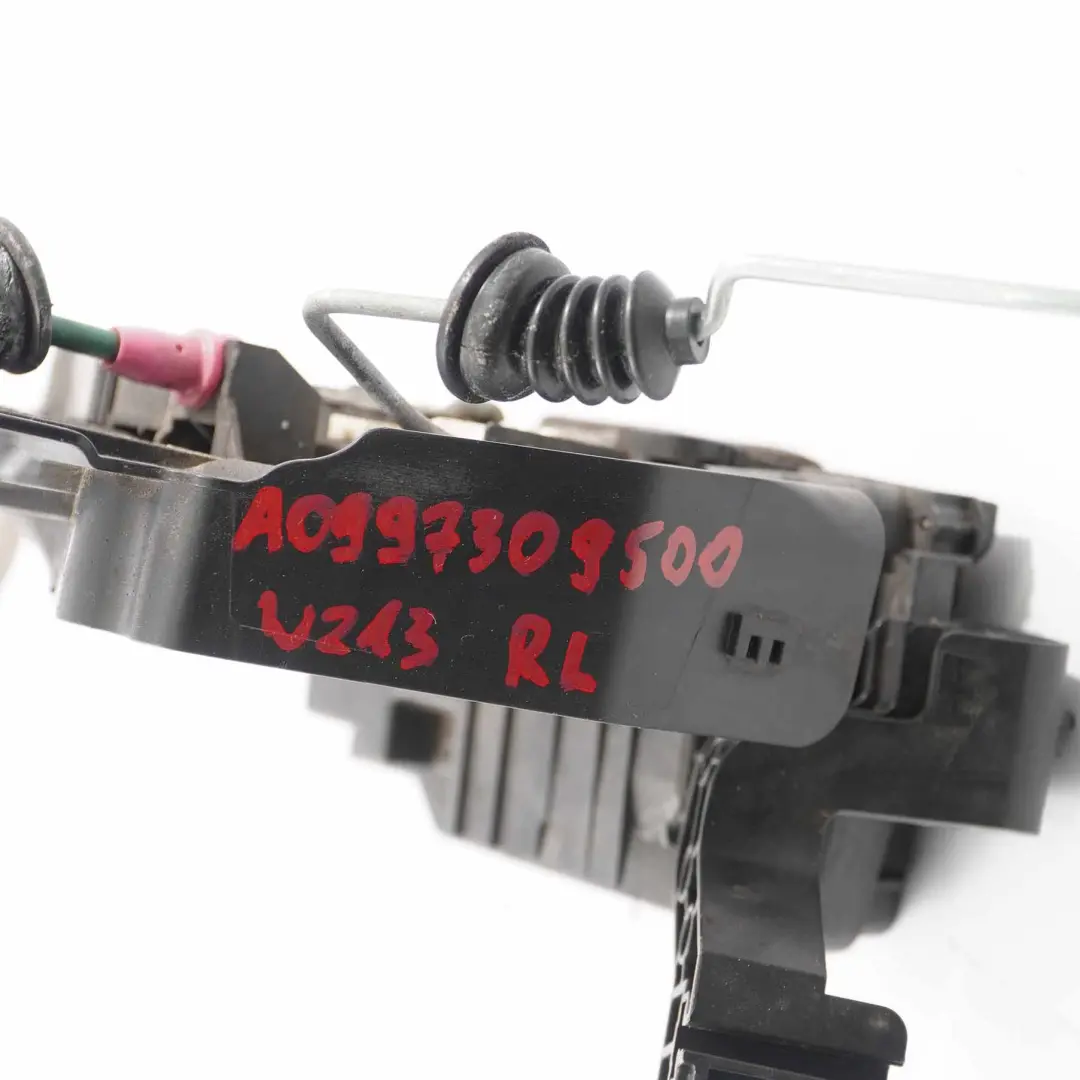 Actuador del mecanismo de cierre de la puerta trasera izquierda para Mercedes W213 con número de pieza A0997309500 Mercedes W213 Actuador del mecanismo de cierre de la puerta trasera izquierda - SKU A0997309500 - Número de pieza A0997309500