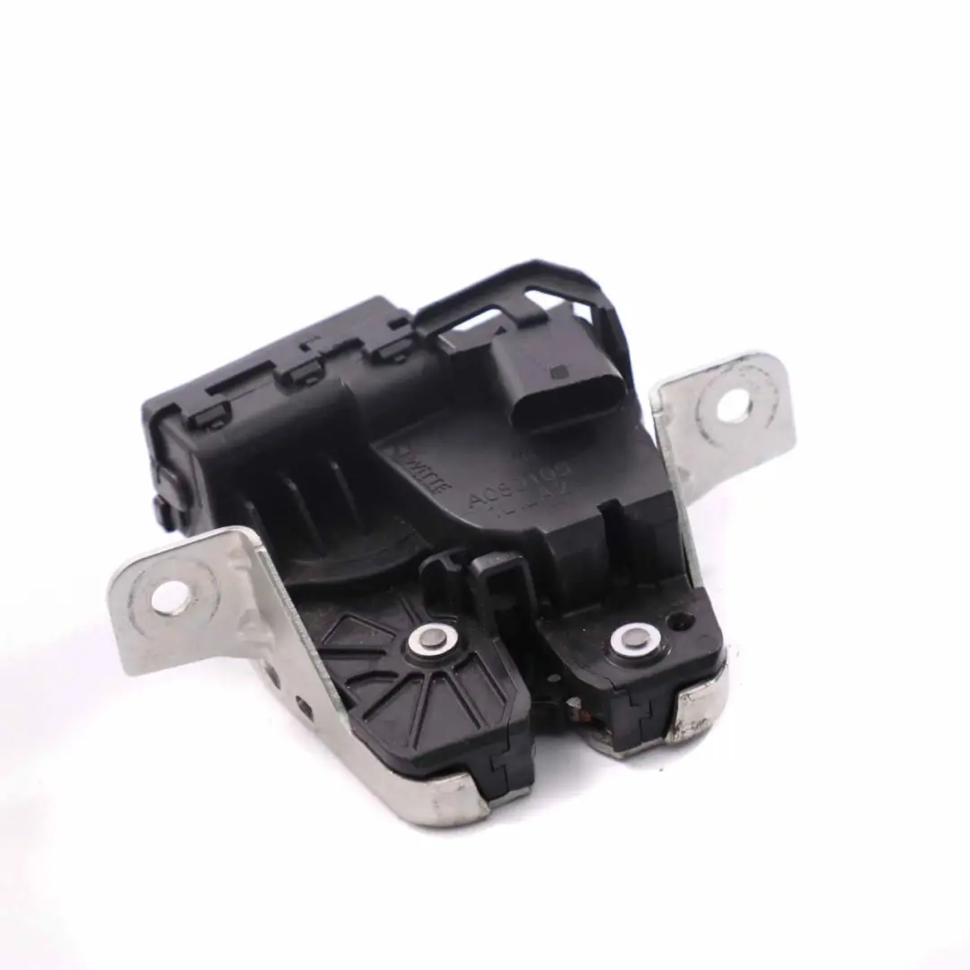 Kofferraumdeckelschloss Heckklappenverriegelung für Mercedes W176 mit Teilenummer A0997400500 Mercedes W176 Kofferraumdeckelschloss Heckklappenverriegelung - SKU A0997400500 - Teilenummer A0997400500