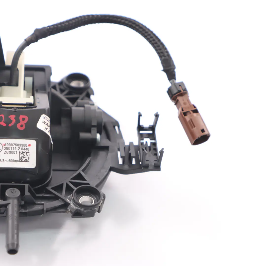 Maniglia coperchio del bagagliaio camera posteriore Nero ossidiana per Mercedes C238 con numero di parte A0997504600 Mercedes C238 Maniglia coperchio del bagagliaio camera posteriore Nero ossidiana - SKU A0997503300 - Numero di parte A0997504600