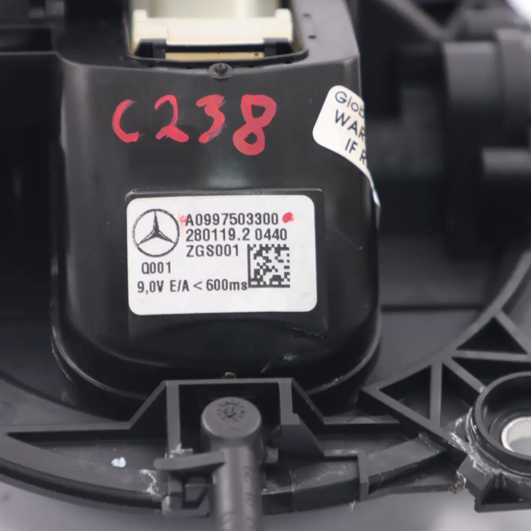 Poignée d'ouverture de coffre Badge Caméra arrière Noir obsidien pour Mercedes C238 à propos du numéro de pièce A0997504600 Mercedes C238 Poignée d'ouverture de coffre Badge Caméra arrière Noir obsidien - SKU A0997503300 - Numéro de pièce A0997504600