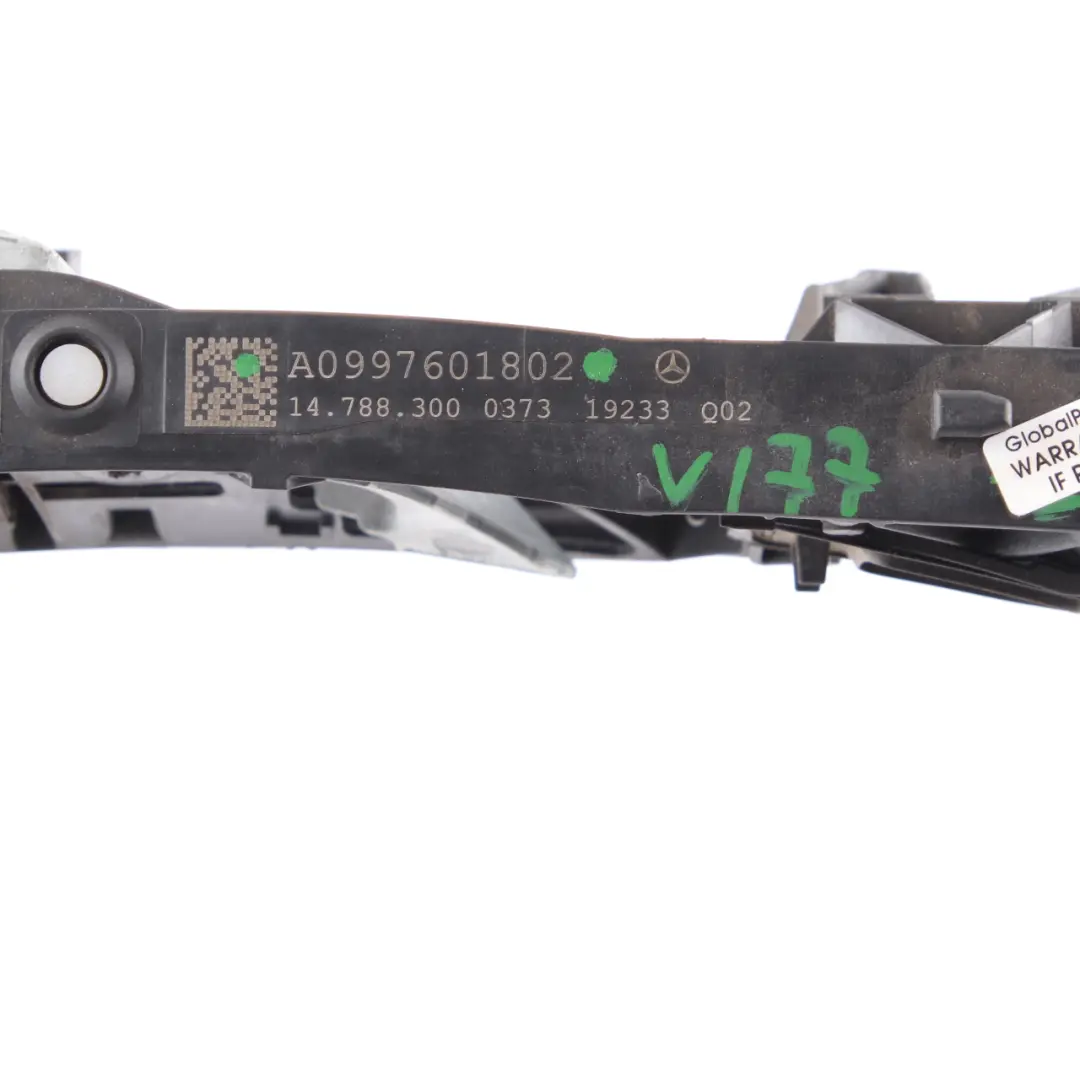 Mercedes W177 W247 Base Maniglia Porta Posteriore Destra Supporto - SKU A0997601802 - Numero di parte A0997601802