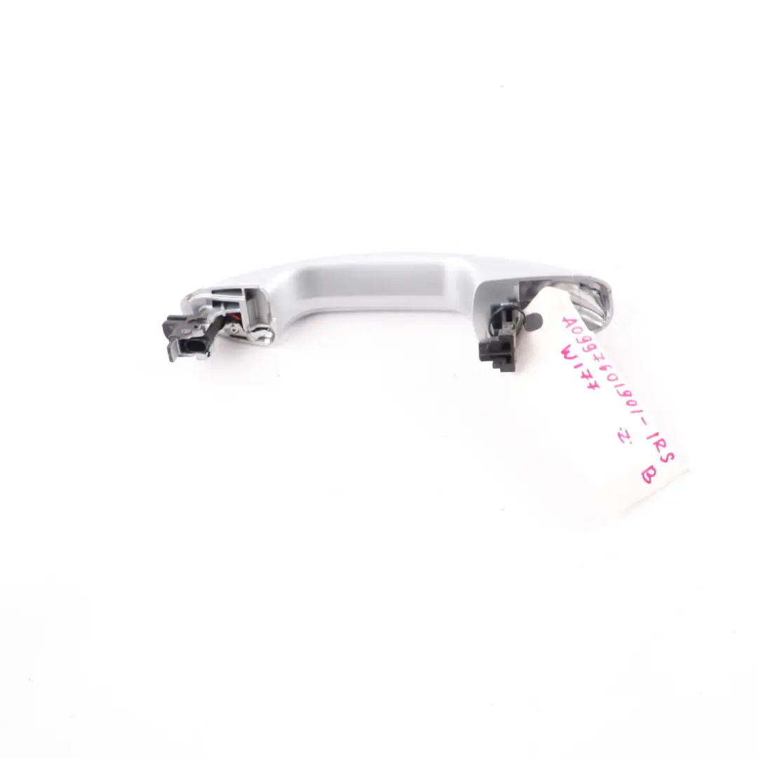 Türgriff Griff Hinten Links Komfort Zugang Iridium Silber 775 für Mercedes W177 mit Teilenummer A0997601901 Mercedes W177 Türgriff Griff Hinten Links Komfort Zugang Iridium Silber 775 - SKU A0997601901-IRS - Teilenummer A0997601901