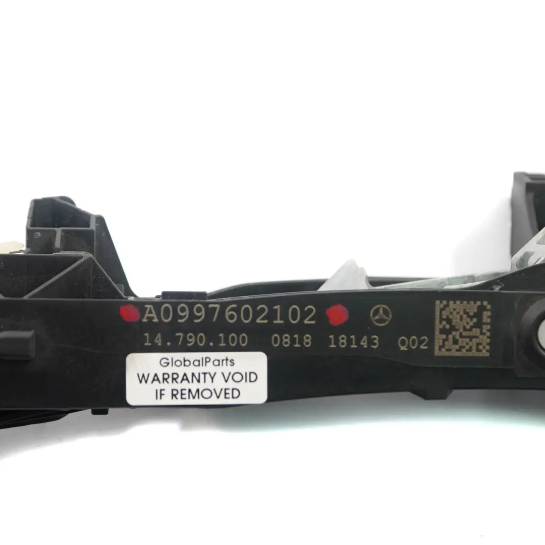 Wspornik Uchwyt Klamki Zewnętrznej Tył Lewy do Mercedes W177 o numerze A0997602102 Mercedes W177 Wspornik Uchwyt Klamki Zewnętrznej Tył Lewy - SKU A0997602102 - Numer Części A0997602102