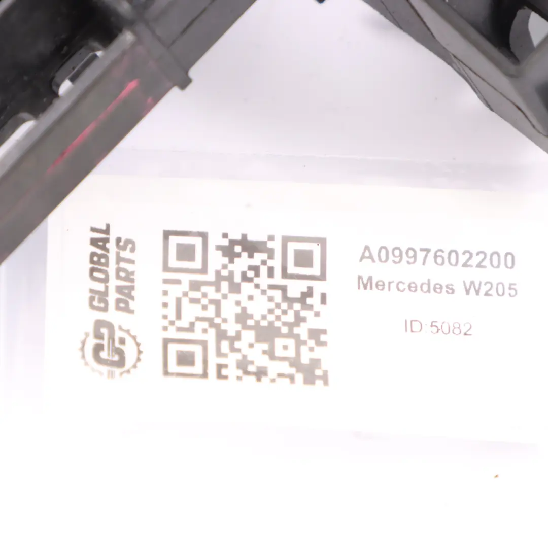 Supporto maniglia porta lato guida posteriore destro per Mercedes W213 con numero di parte A0997602200 Mercedes W213 Supporto maniglia porta lato guida posteriore destro - SKU A0997602200 - Numero di parte A0997602200