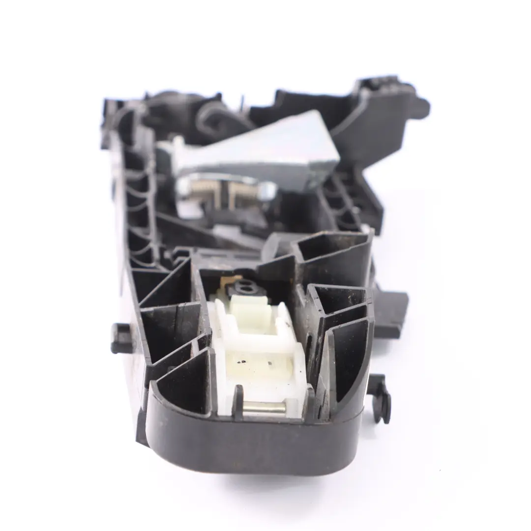Mercedes W213 Soporte de manija de puerta trasera derecha - SKU A0997602200 - Número de pieza A0997602200