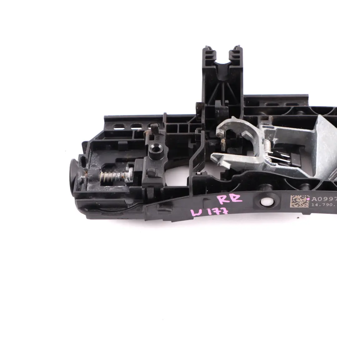 Türgriff Griffsockel hinten rechts Halterung Lager für Mercedes W177 mit Teilenummer A0997602202 Mercedes W177 Türgriff Griffsockel hinten rechts Halterung Lager - SKU A0997602202 - Teilenummer A0997602202
