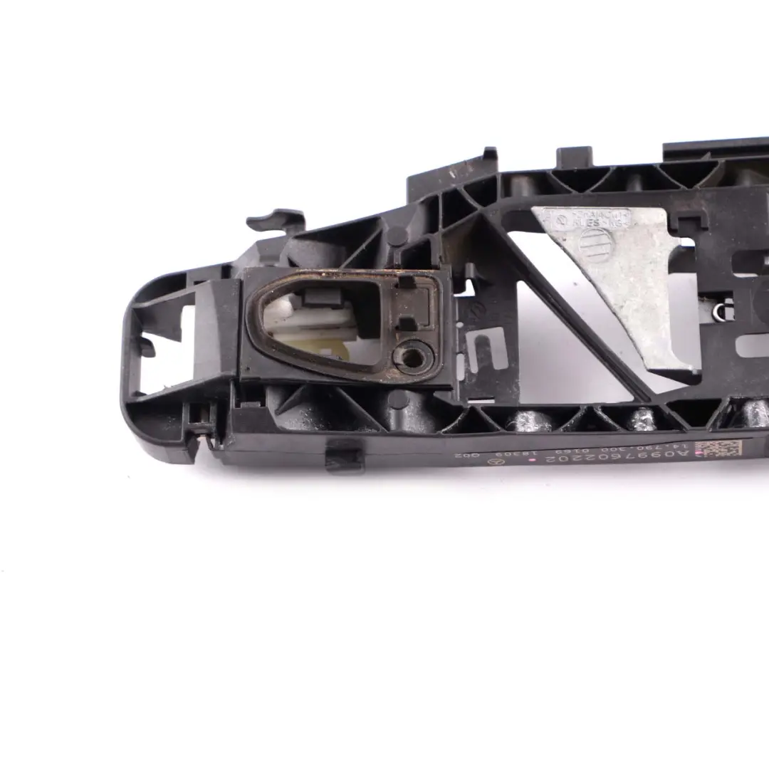 Puerta Manija Agarre Base Trasera Derecha Soporte Rodamiento para Mercedes W177 con número de pieza A0997602202 Mercedes W177 Puerta Manija Agarre Base Trasera Derecha Soporte Rodamiento - SKU A0997602202 - Número de pieza A0997602202