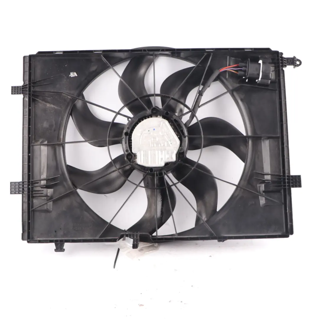 Ventilador radiador Mercedes W205 Motor ventilador refrigeración A0999061000 para con número de pieza A0999061100 Ventilador radiador Mercedes W205 Motor ventilador refrigeración A0999061000 - SKU A0999061100 - Número de pieza A0999061100