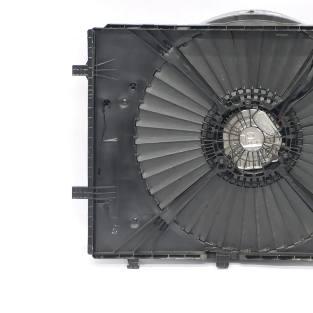  Ventilateur Mercedes C205 OM651 Diesel Ventilateur radiateur avec boîtier 400W - SKU A0999061300 - Numéro de pièce A0999061300