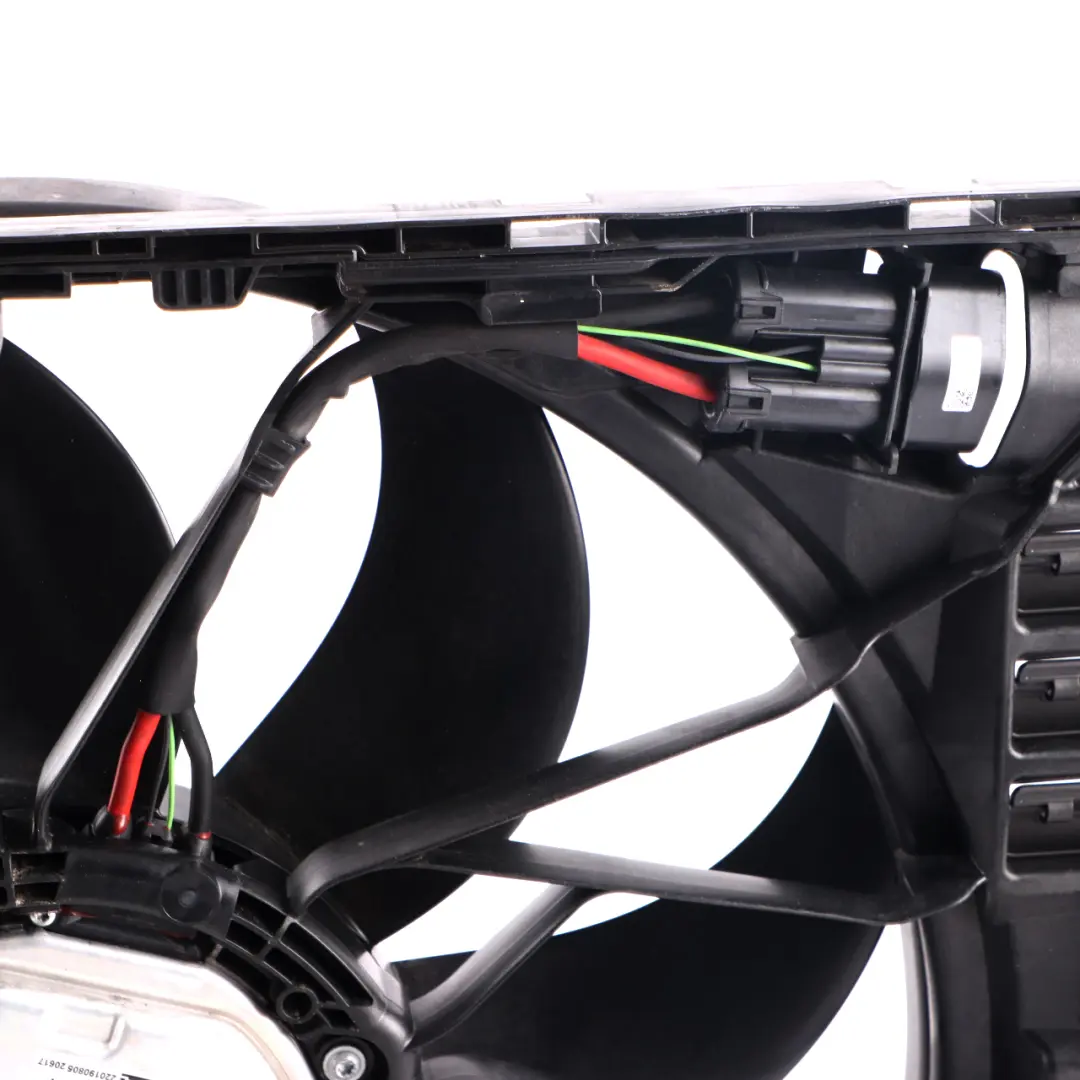  Ventola radiatore raffreddamento Mercedes W213 C238 C257 copertura A0999063001 - SKU A0999067903-2 - Numero di parte A0999067903