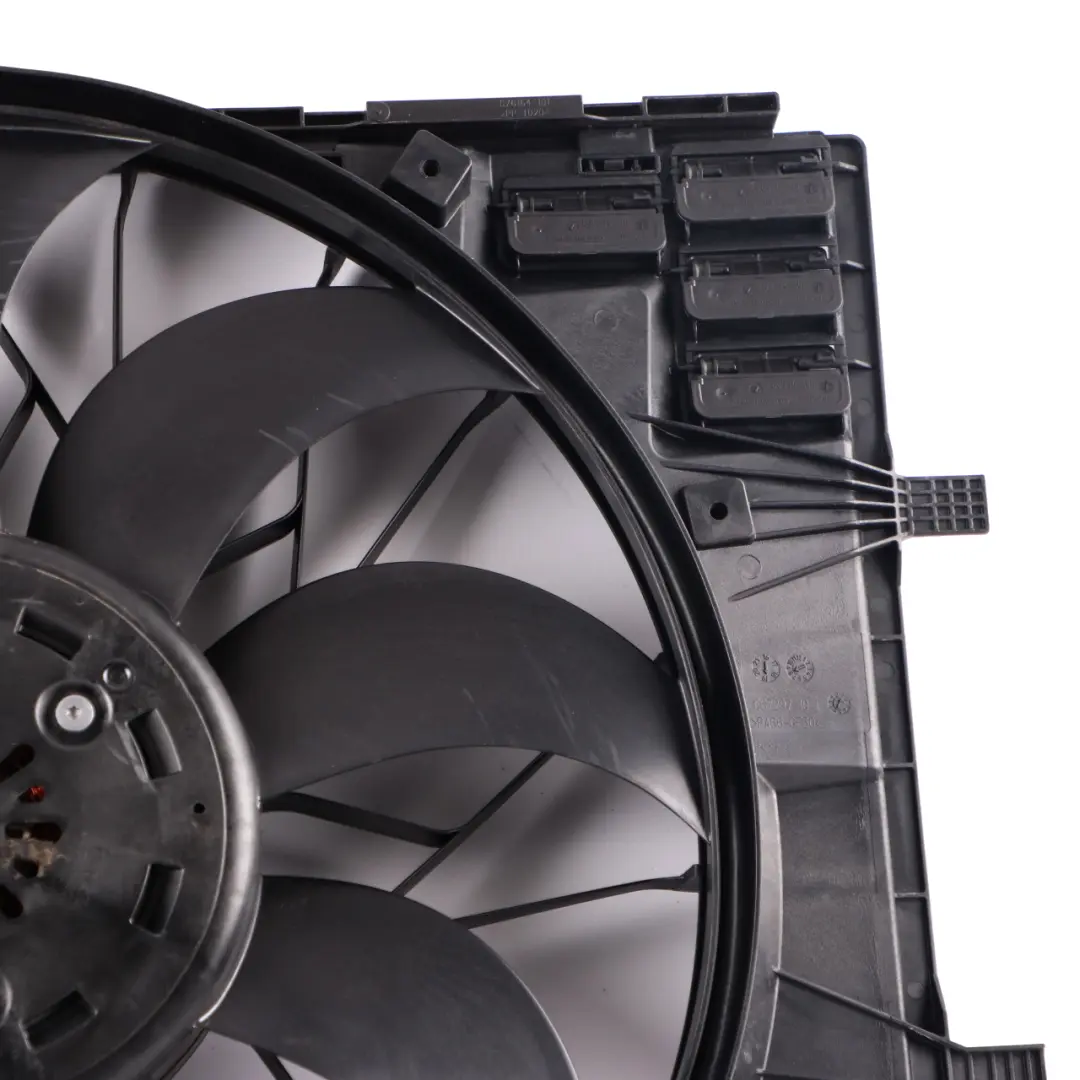  Ventilateur de radiateur Mercedes W213 C238 C257 Shroud Cover Frame A0999063001 - SKU A0999067903-2 - Numéro de pièce A0999067903