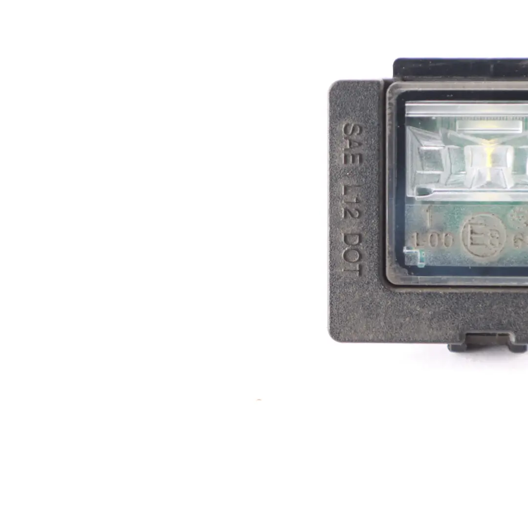 Luz Placa Licencia Trasera para Mercedes W447 con número de pieza A0999068400 Mercedes W447 Luz Placa Licencia Trasera - SKU A0999068400 - Número de pieza A0999068400