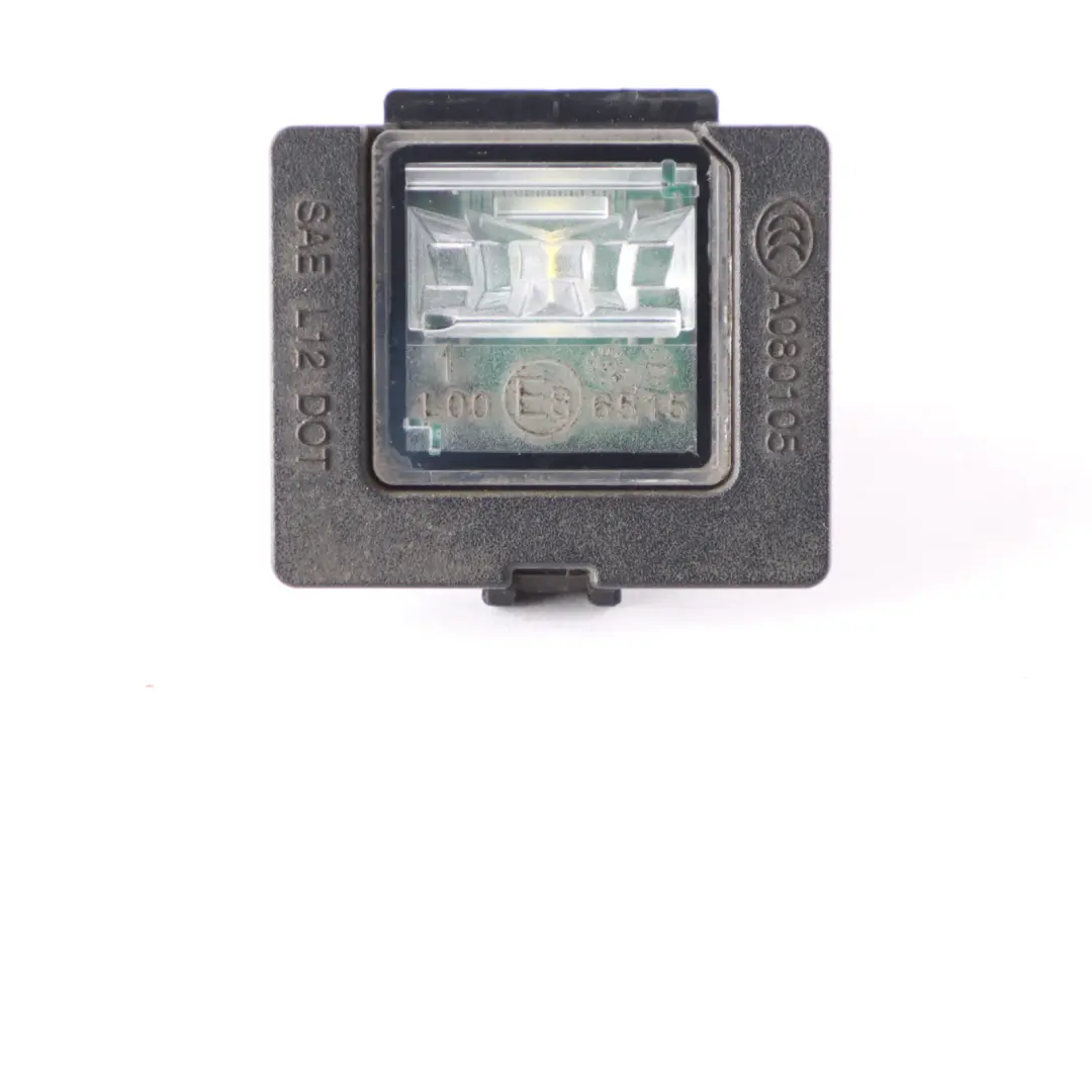 Lampe Lumière Plaque d'immatriculation arrière pour Mercedes W447 à propos du numéro de pièce A0999068400 Mercedes W447 Lampe Lumière Plaque d'immatriculation arrière - SKU A0999068400 - Numéro de pièce A0999068400