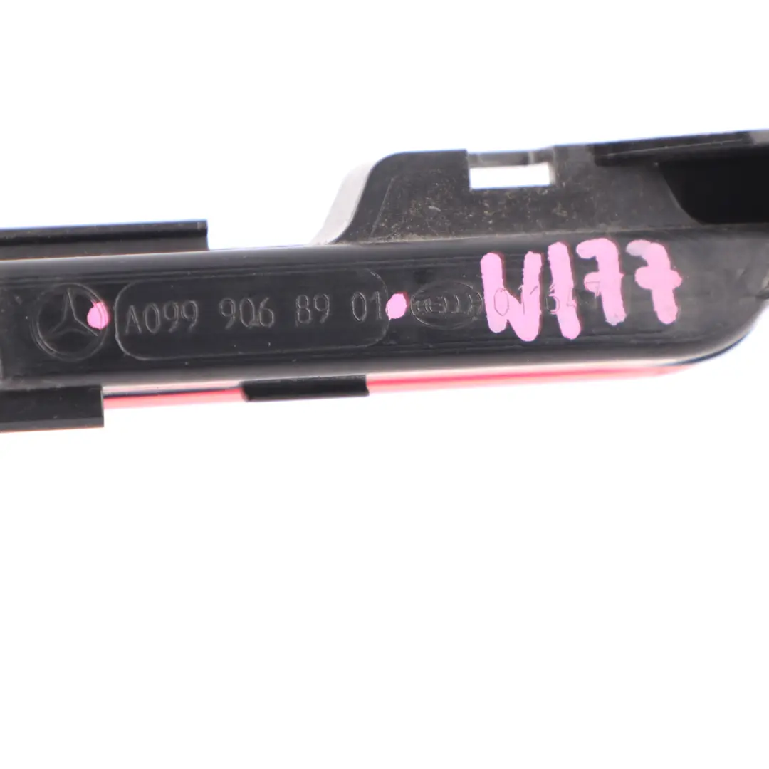 Feu additionnel de stop arrière pour Mercedes W177 W247 à propos du numéro de pièce A0999068901 Mercedes W177 W247 Feu additionnel de stop arrière - SKU A0999068901 - Numéro de pièce A0999068901