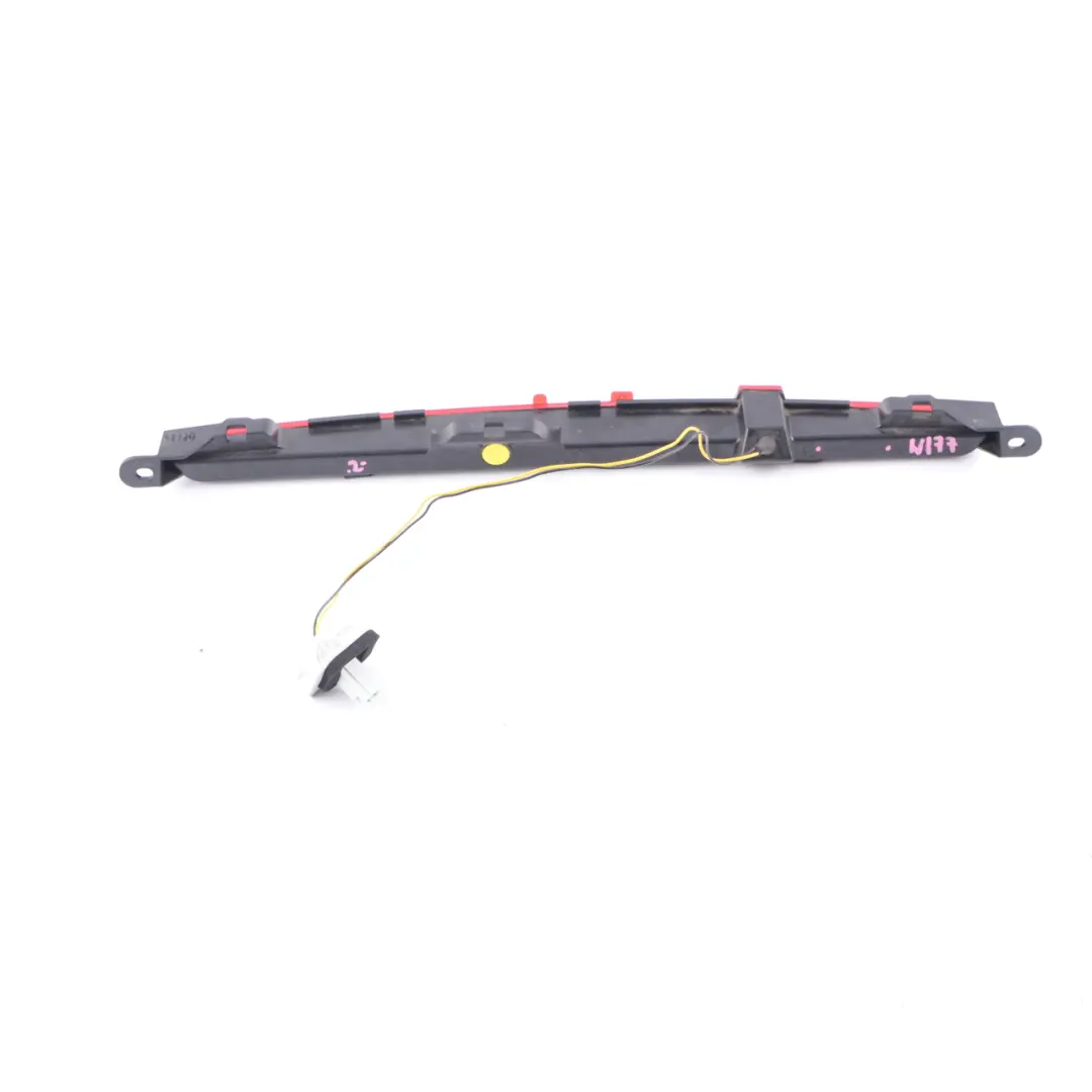 Mercedes W177 W247 Luz de freno adicional Tercera luz freno trasera - SKU A0999068901 - Número de pieza A0999068901