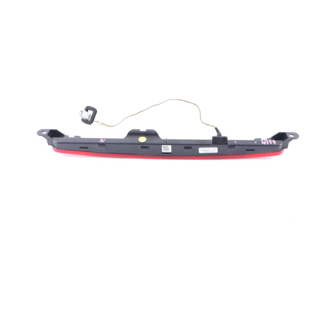 Lampada di arresto supplementare posteriore terzo freno per Mercedes W177 W247 con numero di parte A0999068901 Mercedes W177 W247 Lampada di arresto supplementare posteriore terzo freno - SKU A0999068901 - Numero di parte A0999068901