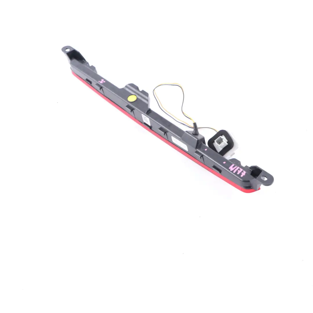 Feu additionnel de stop arrière pour Mercedes W177 W247 à propos du numéro de pièce A0999068901 Mercedes W177 W247 Feu additionnel de stop arrière - SKU A0999068901 - Numéro de pièce A0999068901