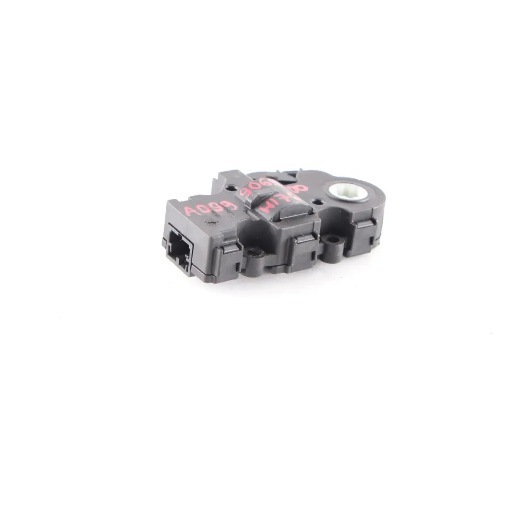 Aire Acondicionado A/C Flap Control Stepper Motor A1699060100 para Mercedes W169 W205 con número de pieza A0999069800 Mercedes W169 W205 Aire Acondicionado A/C Flap Control Stepper Motor A1699060100 - SKU A0999069800 - Número de pieza A0999069800