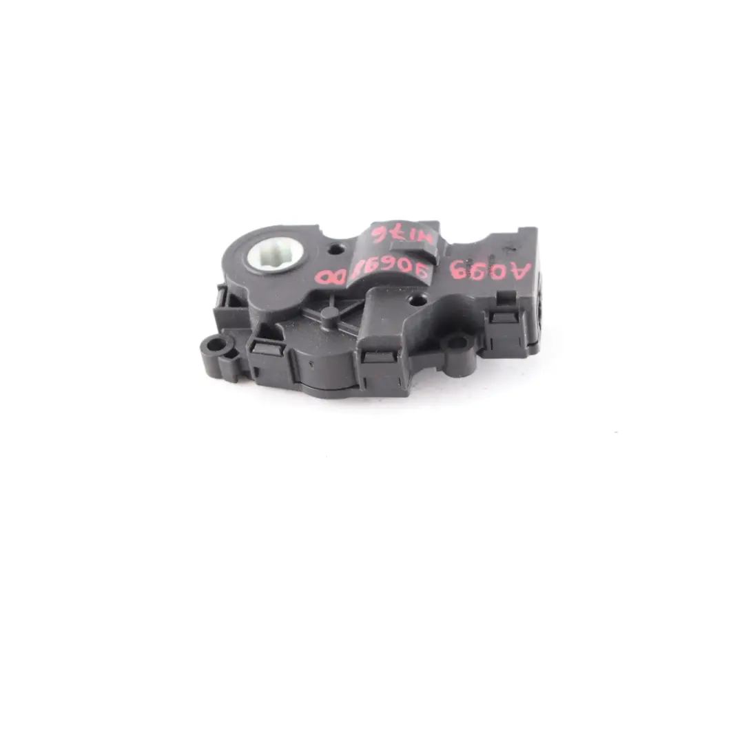 Aire Acondicionado A/C Flap Control Stepper Motor A1699060100 para Mercedes W169 W205 con número de pieza A0999069800 Mercedes W169 W205 Aire Acondicionado A/C Flap Control Stepper Motor A1699060100 - SKU A0999069800 - Número de pieza A0999069800
