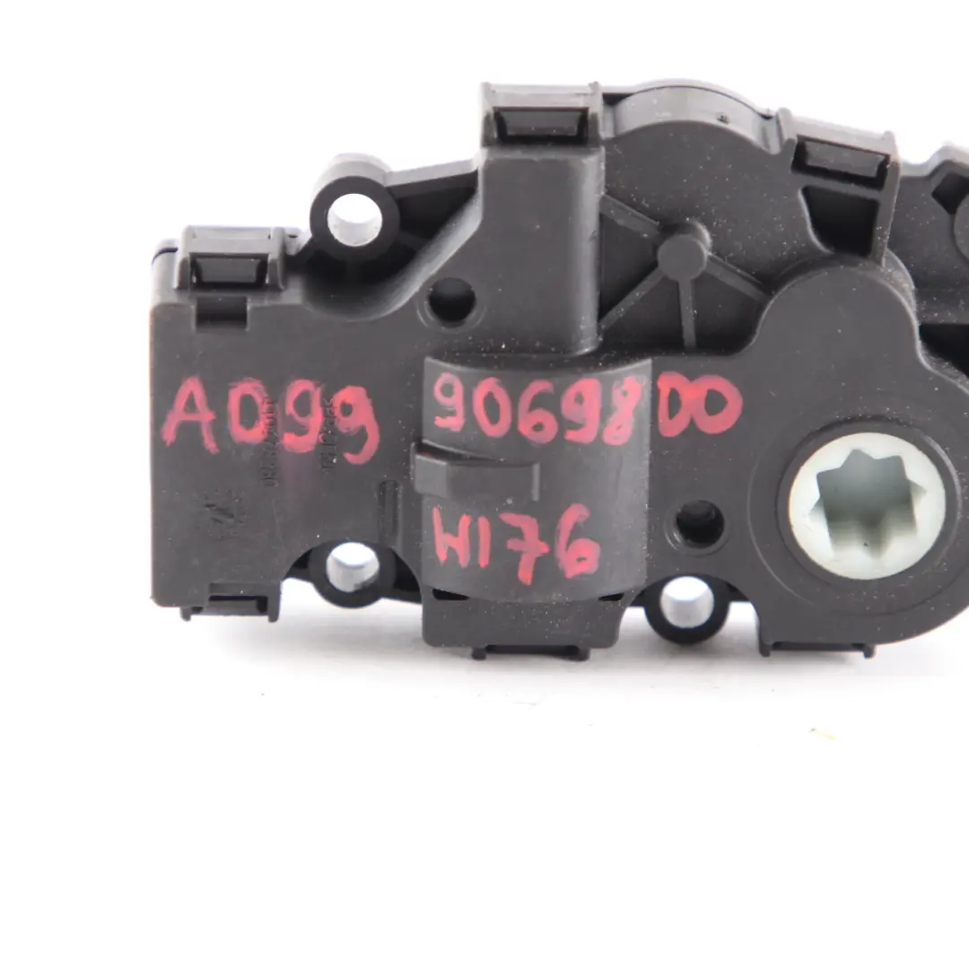 Aire Acondicionado A/C Flap Control Stepper Motor A1699060100 para Mercedes W169 W205 con número de pieza A0999069800 Mercedes W169 W205 Aire Acondicionado A/C Flap Control Stepper Motor A1699060100 - SKU A0999069800 - Número de pieza A0999069800