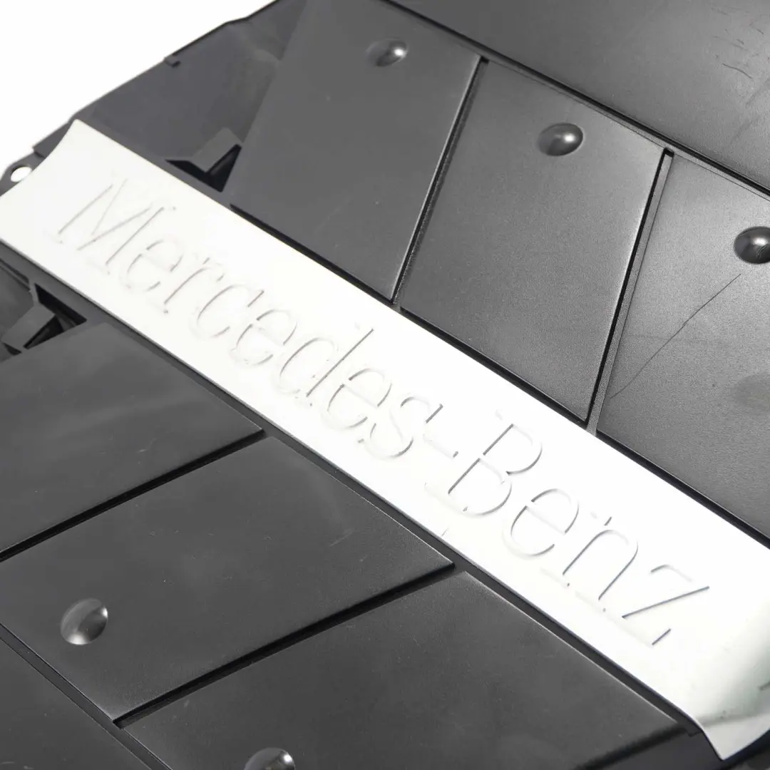 Mercedes-Benz Classe E W203 W211 M112 Boitier pour Filtre A Air A1120940004 pour à propos du numéro de pièce A1120901101 Mercedes-Benz Classe E W203 W211 M112 Boitier pour Filtre A Air A1120940004 - SKU A1120901101 - Numéro de pièce A1120901101