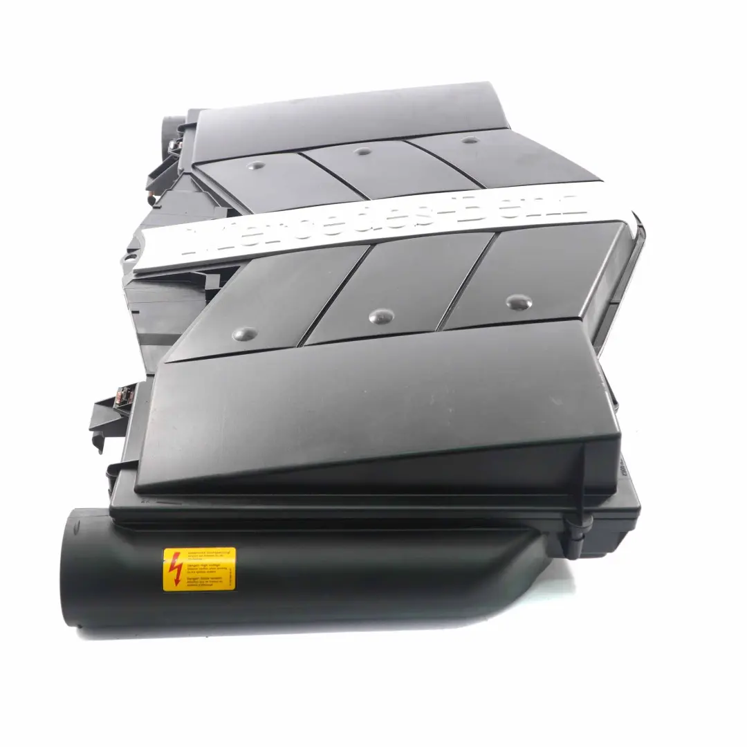 Filter Mercedes W203 W211 Housing Engine Cover M112 Petrol A1120940004 to Air with Part number A1120901101 Air Filter Mercedes W203 W211 Housing Engine Cover M112 Petrol A1120940004 - SKU A1120901101 - Part number A1120901101