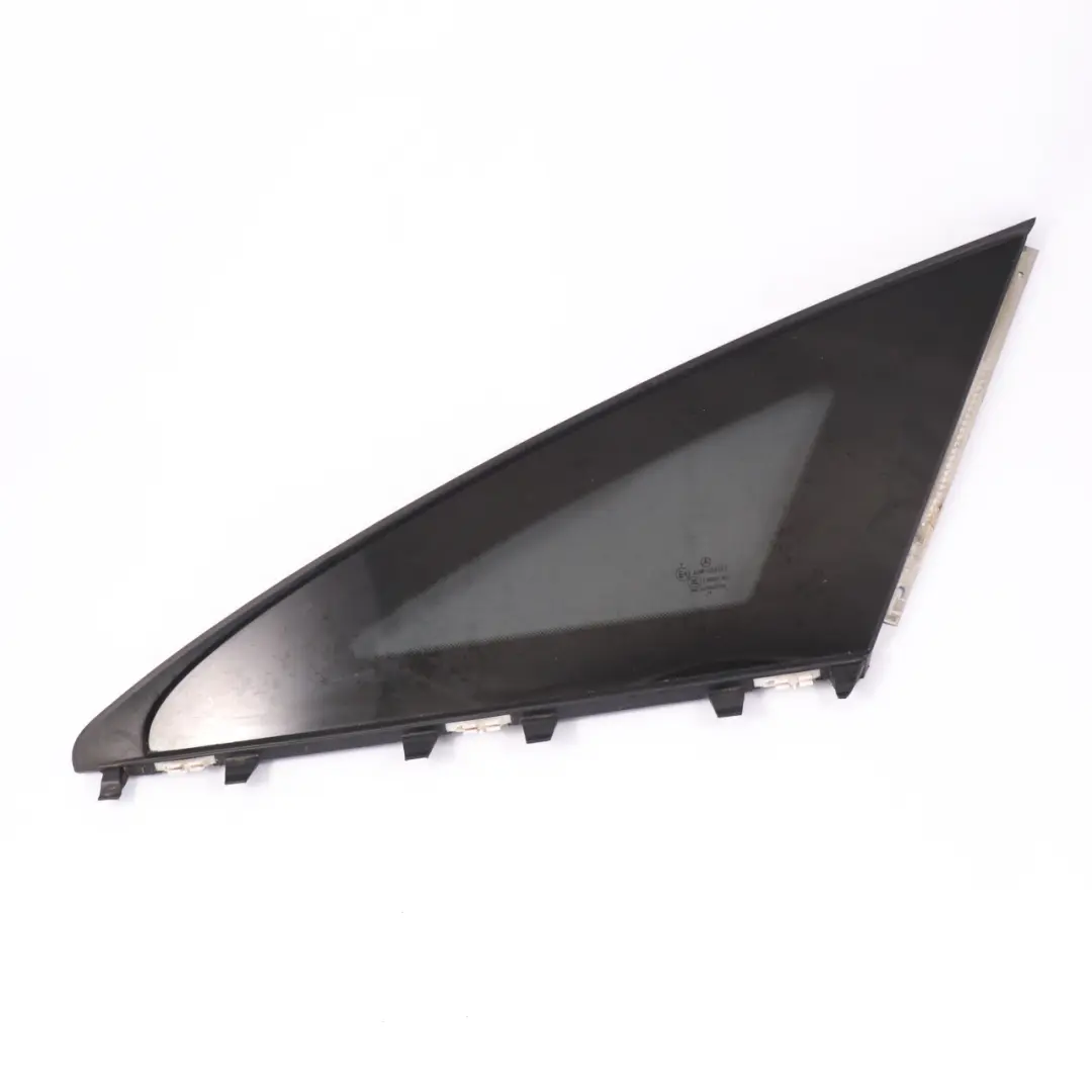 Vitrage latéral arrière droit Quart vitrage Noir pour Mercedes X117 à propos du numéro de pièce A1176700412 Mercedes X117 Vitrage latéral arrière droit Quart vitrage Noir - SKU A1176700412 - Numéro de pièce A1176700412