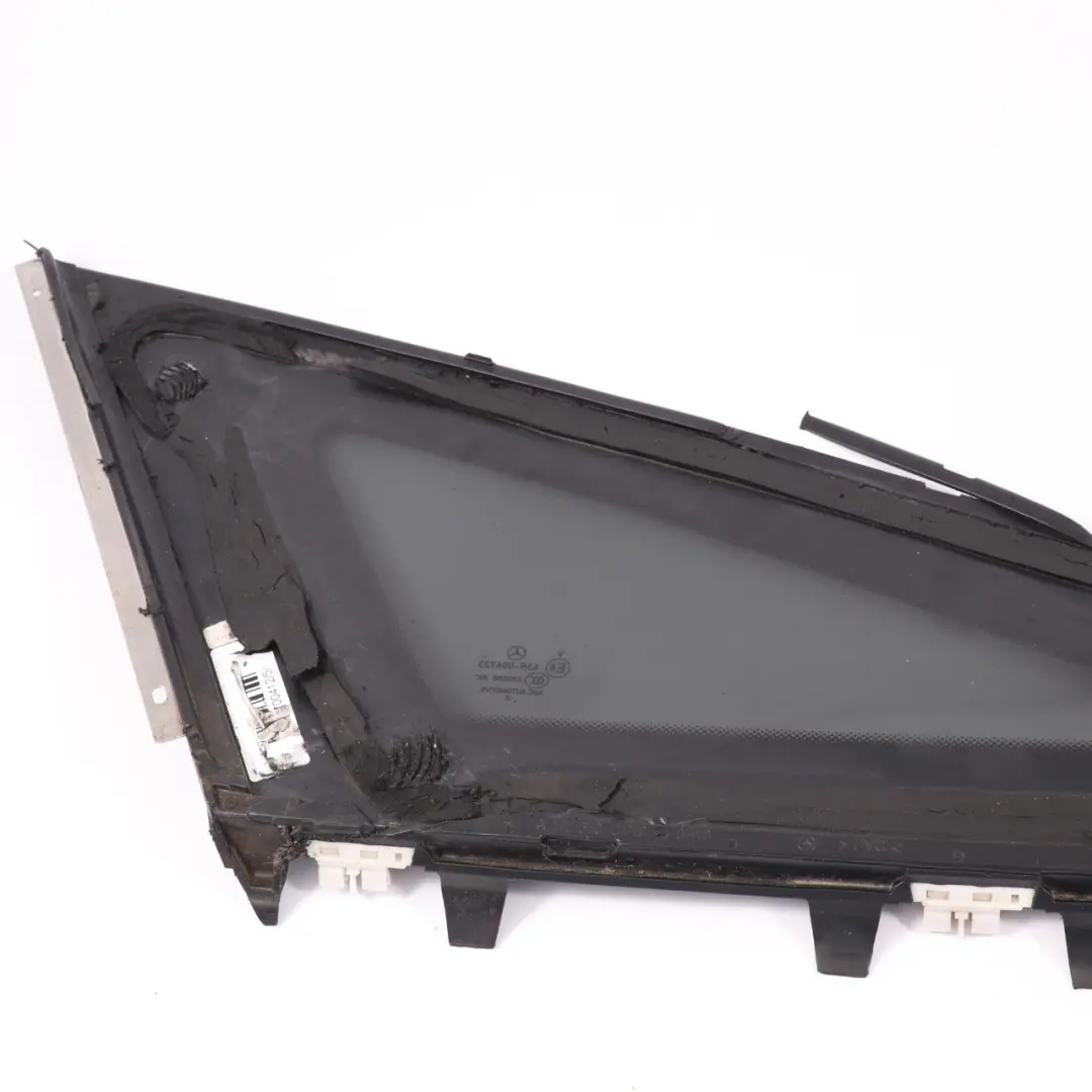 Vitrage latéral arrière droit Quart vitrage Noir pour Mercedes X117 à propos du numéro de pièce A1176700412 Mercedes X117 Vitrage latéral arrière droit Quart vitrage Noir - SKU A1176700412 - Numéro de pièce A1176700412