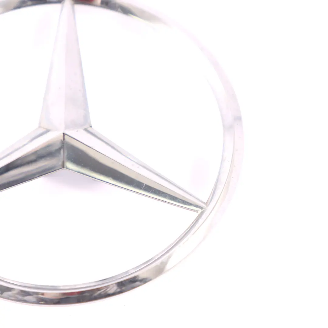 Znaczek Emblemat Gwiazda Klapy Bagażnika Tył do Mercedes CLA C117 o numerze A1178170016 Mercedes CLA C117 Znaczek Emblemat Gwiazda Klapy Bagażnika Tył - SKU A1178170016 - Numer Części A1178170016