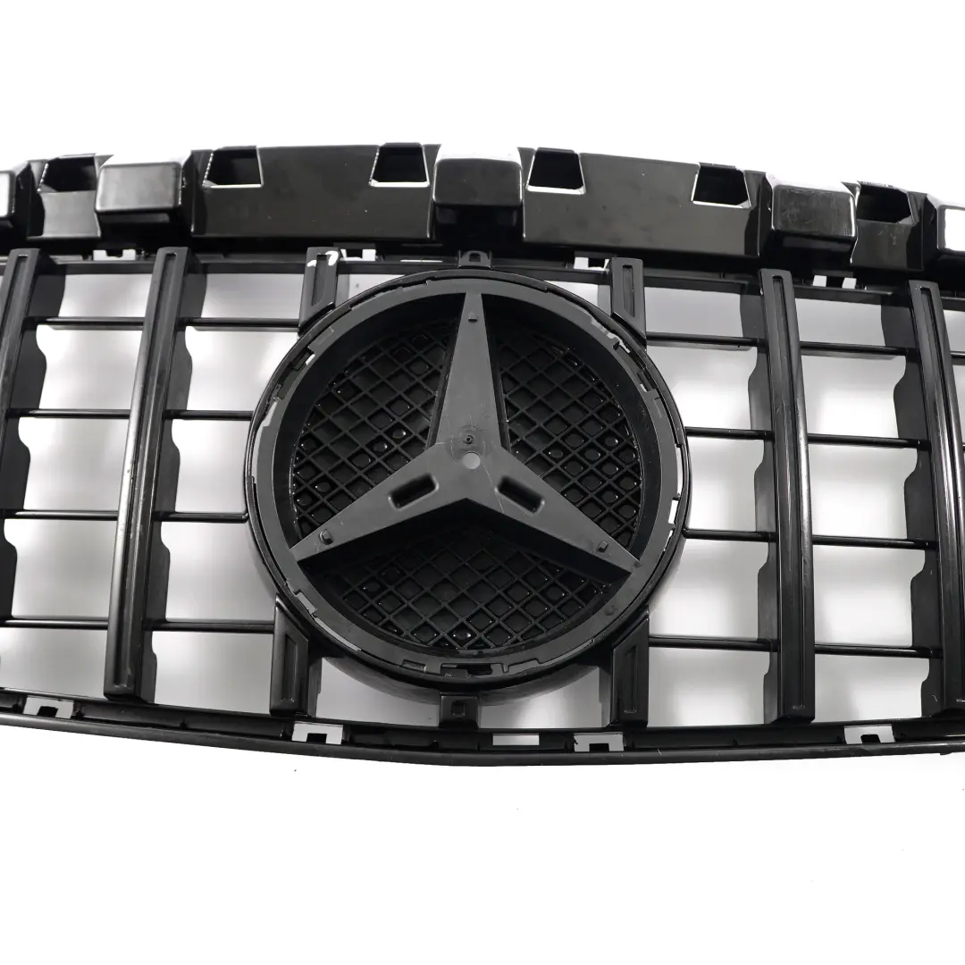 Cadre de Grille Mercedes X117 AMG Grille Avant Cache Radiateur Noir pour à propos du numéro de pièce A1178880460 Cadre de Grille Mercedes X117 AMG Grille Avant Cache Radiateur Noir - SKU A1178880460 - Numéro de pièce A1178880460