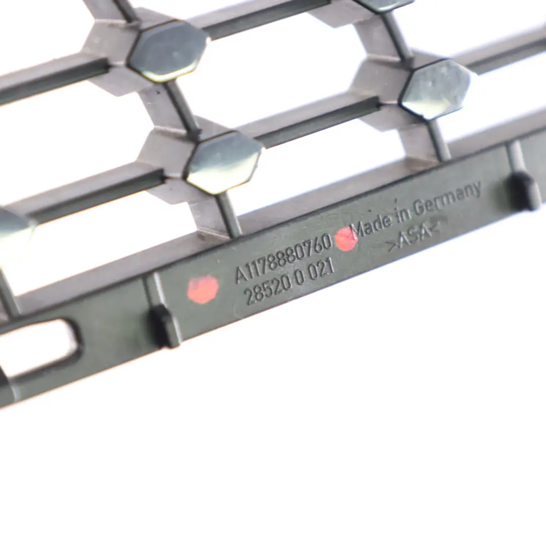 Oberer Vorderer Kühlergrill Entlüftung Links für Mercedes W177 mit Teilenummer A1178880760 Mercedes W177 Oberer Vorderer Kühlergrill Entlüftung Links - SKU A1178880760 - Teilenummer A1178880760