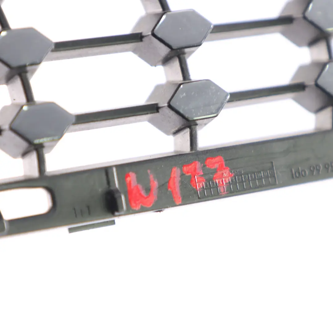 Oberer Vorderer Kühlergrill Entlüftung Links für Mercedes W177 mit Teilenummer A1178880760 Mercedes W177 Oberer Vorderer Kühlergrill Entlüftung Links - SKU A1178880760 - Teilenummer A1178880760