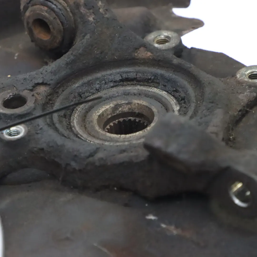 Mercedes W124 Rueda trasera izquierda Suspensión Eje Hub Mount - SKU A1243501032 - Número de pieza A1243501032