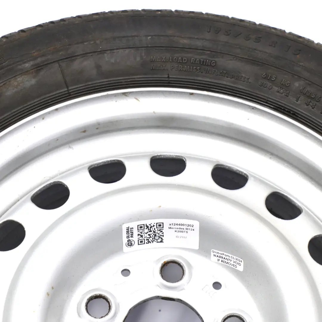 Jante acier avec pneu Continental 195/65 R15 6,5J pour Mercedes W124 à propos du numéro de pièce A1244001202 Mercedes W124 Jante acier avec pneu Continental 195/65 R15 6,5J - SKU A1244001202 - Numéro de pièce A1244001202