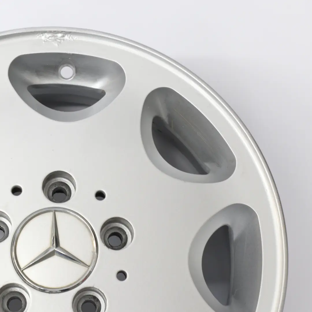Jante Alliage 15" 6,5J ET:44 8 Trous pour Mercedes W124 Silver à propos du numéro de pièce A1244011202 Mercedes W124 Silver Jante Alliage 15" 6,5J ET:44 8 Trous - SKU A1244011202-1 - Numéro de pièce A1244011202