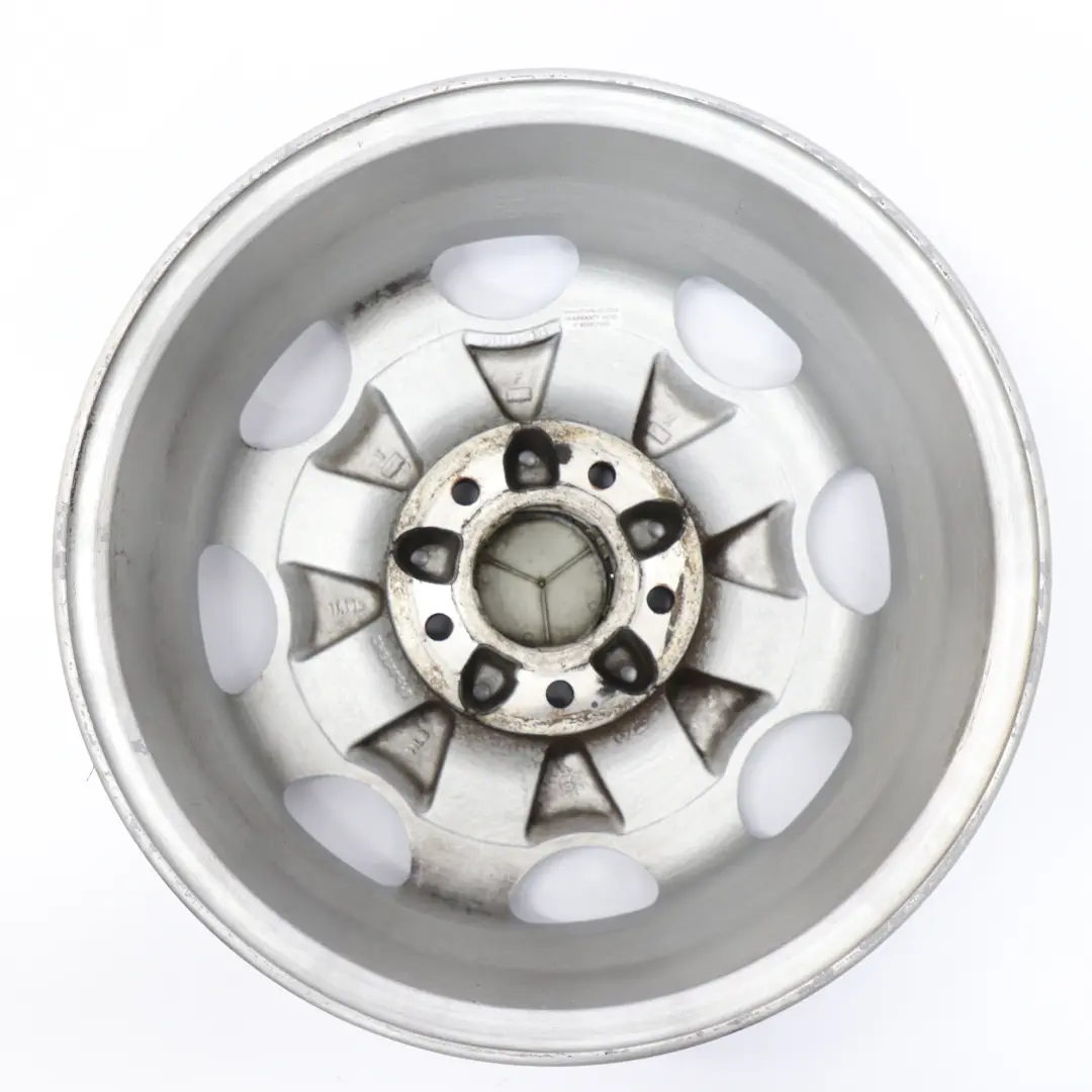 Silberne Leichtmetallfelge 15" 6,5J ET:44 8 Loch für Mercedes W124 mit Teilenummer A1244011202 Mercedes W124 Silberne Leichtmetallfelge 15" 6,5J ET:44 8 Loch - SKU A1244011202-2 - Teilenummer A1244011202