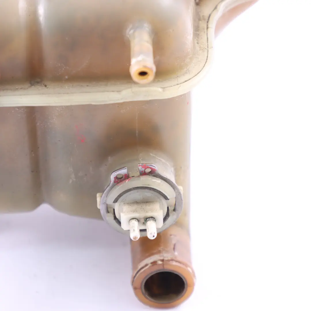 E280 M103.940 Serbatoio espansione raffreddamento per Mercedes W124 con numero di parte A1245000849 Mercedes W124 E280 M103.940 Serbatoio espansione raffreddamento - SKU A1245000849 - Numero di parte A1245000849