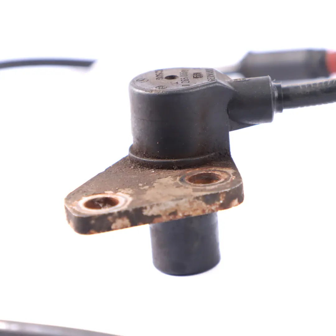 Sensore ABS Mercedes S124 W124 Sensore di velocità anteriore destro per con numero di parte A1245403217 Sensore ABS Mercedes S124 W124 Sensore di velocità anteriore destro - SKU A1245403217 - Numero di parte A1245403217